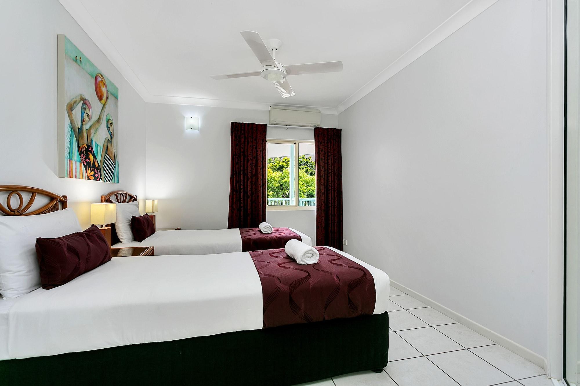 Beachfront Apartments On Trinity Beach Exterior foto